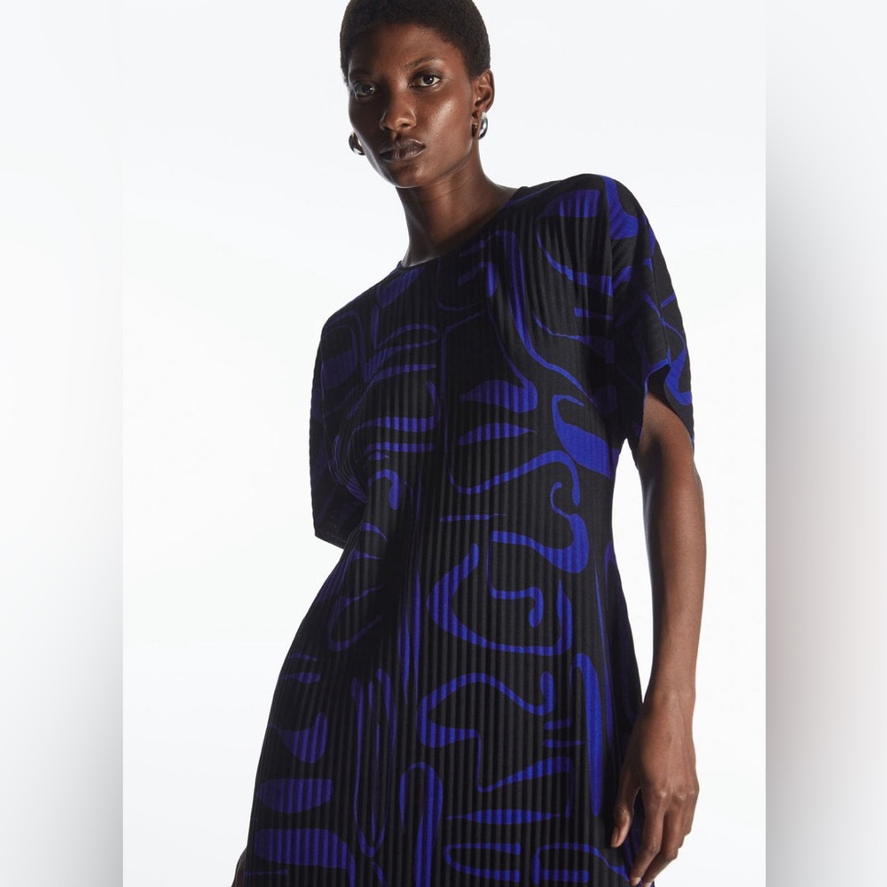COS Elegant Blue and Black Patterned Pleated Dress